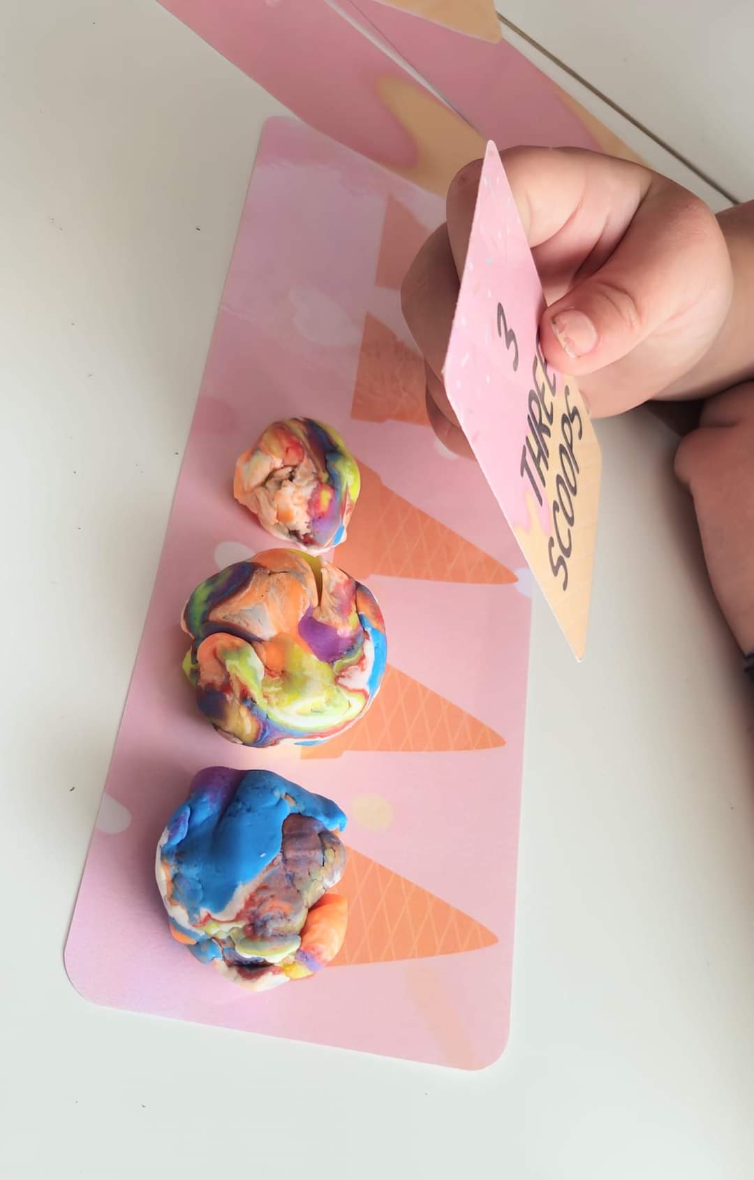Playdoh mats - Ice cream parlour counting activity