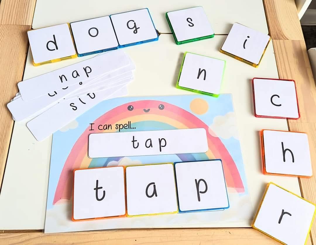 First Spelling blending words - Use with or without magnet tiles