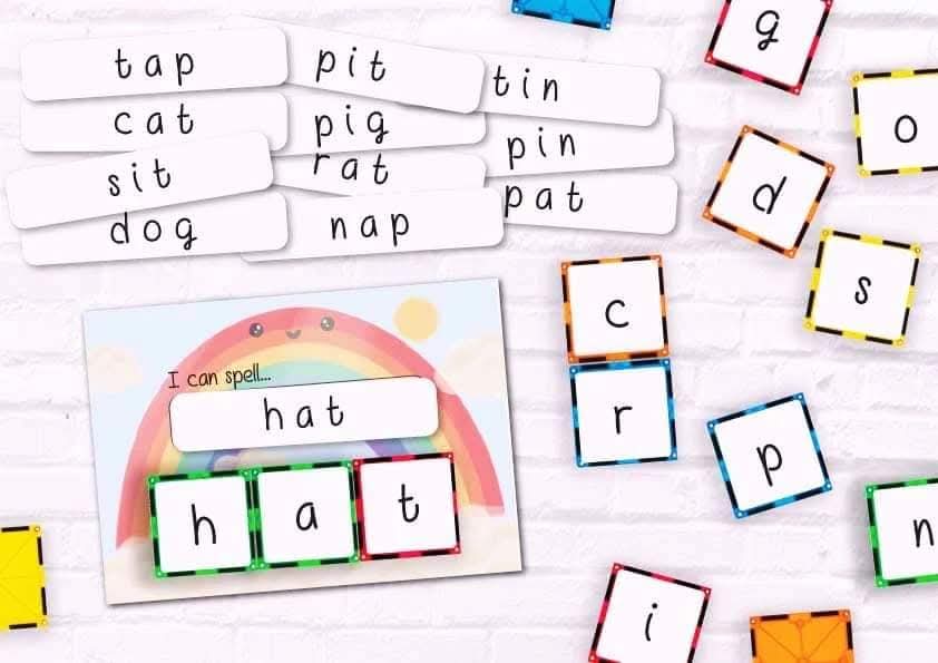 First Spelling blending words - Use with or without magnet tiles